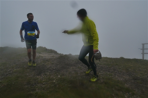 TRAIL di PIZZO San Michele N°3157 FOTO scattate a raffica in VETTA da Peppe Dalessio con nebbia e gran freddo - foto 1615