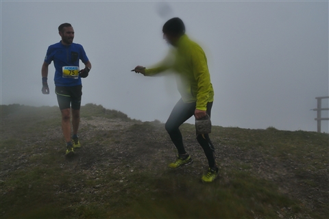 TRAIL di PIZZO San Michele N°3157 FOTO scattate a raffica in VETTA da Peppe Dalessio con nebbia e gran freddo - foto 1616