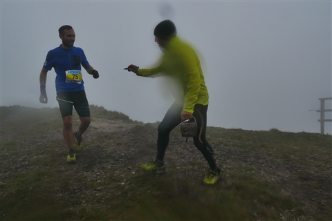 TRAIL di PIZZO San Michele N°3157 FOTO scattate a raffica in VETTA da Peppe Dalessio con nebbia e gran freddo - foto 1617
