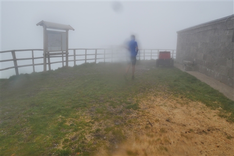 TRAIL di PIZZO San Michele N°3157 FOTO scattate a raffica in VETTA da Peppe Dalessio con nebbia e gran freddo - foto 1624