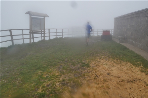 TRAIL di PIZZO San Michele N°3157 FOTO scattate a raffica in VETTA da Peppe Dalessio con nebbia e gran freddo - foto 1627