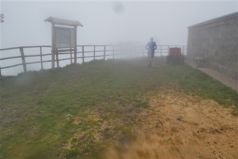 TRAIL di PIZZO San Michele N°3157 FOTO scattate a raffica in VETTA da Peppe Dalessio con nebbia e gran freddo - foto 1633