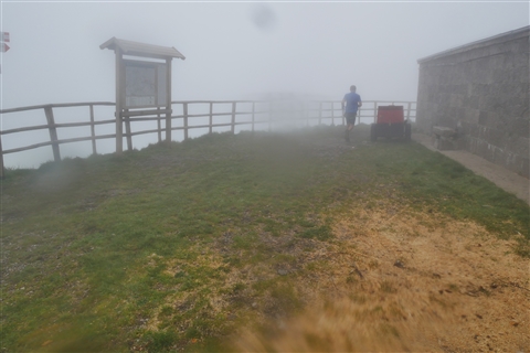 TRAIL di PIZZO San Michele N°3157 FOTO scattate a raffica in VETTA da Peppe Dalessio con nebbia e gran freddo - foto 1638