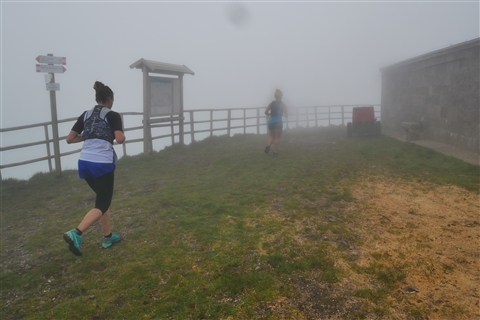 TRAIL di PIZZO San Michele N°3157 FOTO scattate a raffica in VETTA da Peppe Dalessio con nebbia e gran freddo - foto 1699