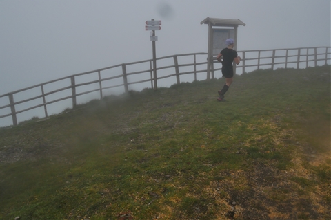 TRAIL di PIZZO San Michele N°3157 FOTO scattate a raffica in VETTA da Peppe Dalessio con nebbia e gran freddo - foto 1779