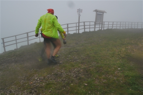 TRAIL di PIZZO San Michele N°3157 FOTO scattate a raffica in VETTA da Peppe Dalessio con nebbia e gran freddo - foto 1800