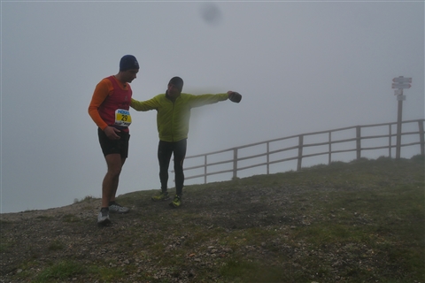 TRAIL di PIZZO San Michele N°3157 FOTO scattate a raffica in VETTA da Peppe Dalessio con nebbia e gran freddo - foto 1847