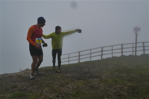 TRAIL di PIZZO San Michele N°3157 FOTO scattate a raffica in VETTA da Peppe Dalessio con nebbia e gran freddo - foto 1849