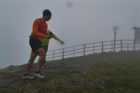 TRAIL di PIZZO San Michele N°3157 FOTO scattate a raffica in VETTA da Peppe Dalessio con nebbia e gran freddo - foto 1855