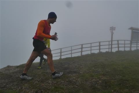 TRAIL di PIZZO San Michele N°3157 FOTO scattate a raffica in VETTA da Peppe Dalessio con nebbia e gran freddo - foto 1856