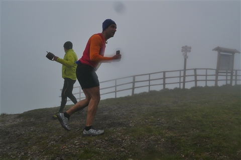 TRAIL di PIZZO San Michele N°3157 FOTO scattate a raffica in VETTA da Peppe Dalessio con nebbia e gran freddo - foto 1858
