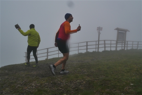 TRAIL di PIZZO San Michele N°3157 FOTO scattate a raffica in VETTA da Peppe Dalessio con nebbia e gran freddo - foto 1861