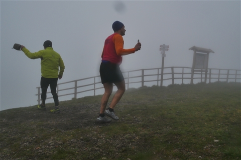 TRAIL di PIZZO San Michele N°3157 FOTO scattate a raffica in VETTA da Peppe Dalessio con nebbia e gran freddo - foto 1862
