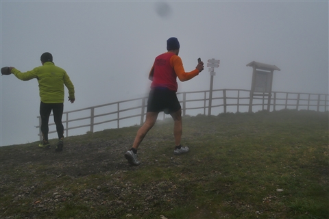TRAIL di PIZZO San Michele N°3157 FOTO scattate a raffica in VETTA da Peppe Dalessio con nebbia e gran freddo - foto 1864