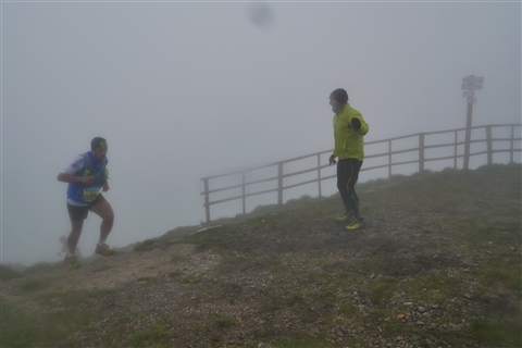 TRAIL di PIZZO San Michele N°3157 FOTO scattate a raffica in VETTA da Peppe Dalessio con nebbia e gran freddo - foto 1867