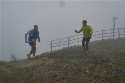 TRAIL di PIZZO San Michele N°3157 FOTO scattate a raffica in VETTA da Peppe Dalessio con nebbia e gran freddo - foto 1871