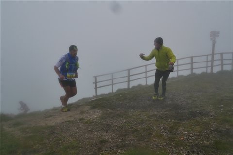 TRAIL di PIZZO San Michele N°3157 FOTO scattate a raffica in VETTA da Peppe Dalessio con nebbia e gran freddo - foto 1872