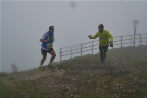 TRAIL di PIZZO San Michele N°3157 FOTO scattate a raffica in VETTA da Peppe Dalessio con nebbia e gran freddo - foto 1873