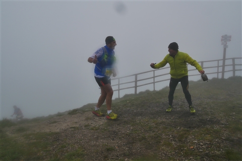 TRAIL di PIZZO San Michele N°3157 FOTO scattate a raffica in VETTA da Peppe Dalessio con nebbia e gran freddo - foto 1876