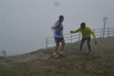 TRAIL di PIZZO San Michele N°3157 FOTO scattate a raffica in VETTA da Peppe Dalessio con nebbia e gran freddo - foto 1879