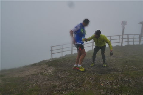 TRAIL di PIZZO San Michele N°3157 FOTO scattate a raffica in VETTA da Peppe Dalessio con nebbia e gran freddo - foto 1883