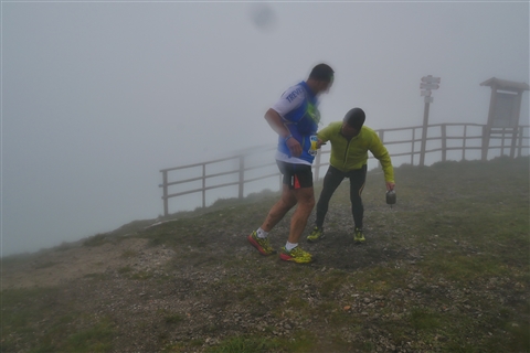 TRAIL di PIZZO San Michele N°3157 FOTO scattate a raffica in VETTA da Peppe Dalessio con nebbia e gran freddo - foto 1886