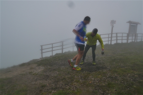 TRAIL di PIZZO San Michele N°3157 FOTO scattate a raffica in VETTA da Peppe Dalessio con nebbia e gran freddo - foto 1887
