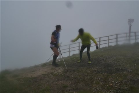 TRAIL di PIZZO San Michele N°3157 FOTO scattate a raffica in VETTA da Peppe Dalessio con nebbia e gran freddo - foto 1900