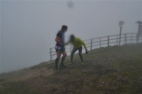 TRAIL di PIZZO San Michele N°3157 FOTO scattate a raffica in VETTA da Peppe Dalessio con nebbia e gran freddo - foto 1905