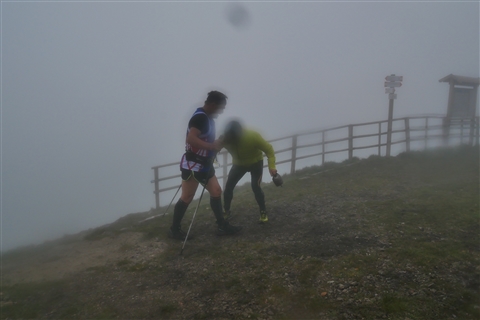 TRAIL di PIZZO San Michele N°3157 FOTO scattate a raffica in VETTA da Peppe Dalessio con nebbia e gran freddo - foto 1906