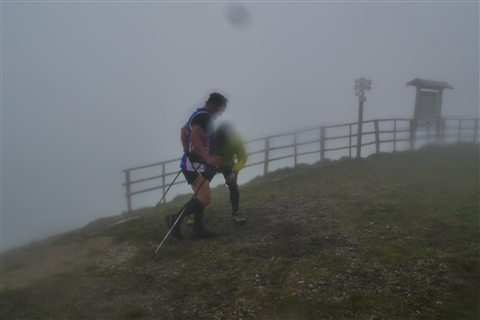 TRAIL di PIZZO San Michele N°3157 FOTO scattate a raffica in VETTA da Peppe Dalessio con nebbia e gran freddo - foto 1908