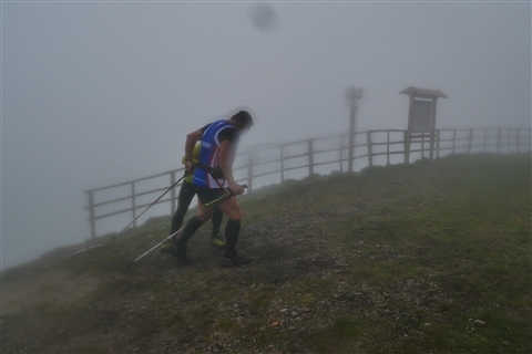 TRAIL di PIZZO San Michele N°3157 FOTO scattate a raffica in VETTA da Peppe Dalessio con nebbia e gran freddo - foto 1911