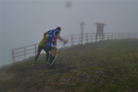 TRAIL di PIZZO San Michele N°3157 FOTO scattate a raffica in VETTA da Peppe Dalessio con nebbia e gran freddo - foto 1913