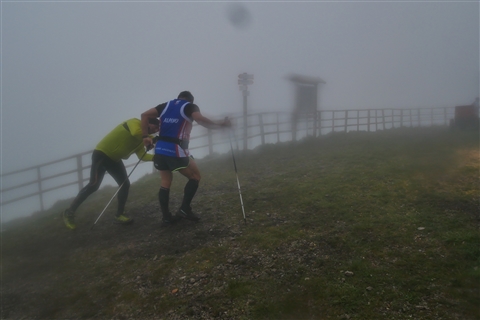 TRAIL di PIZZO San Michele N°3157 FOTO scattate a raffica in VETTA da Peppe Dalessio con nebbia e gran freddo - foto 1917