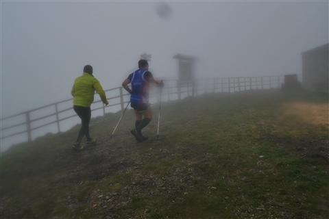 TRAIL di PIZZO San Michele N°3157 FOTO scattate a raffica in VETTA da Peppe Dalessio con nebbia e gran freddo - foto 1924