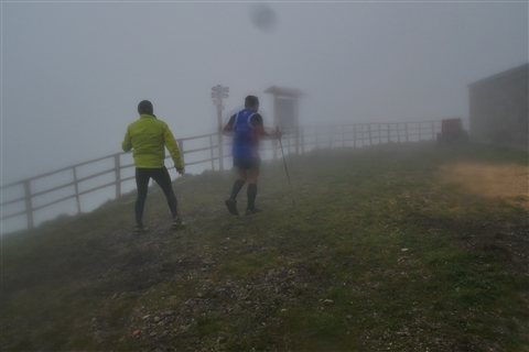 TRAIL di PIZZO San Michele N°3157 FOTO scattate a raffica in VETTA da Peppe Dalessio con nebbia e gran freddo - foto 1928