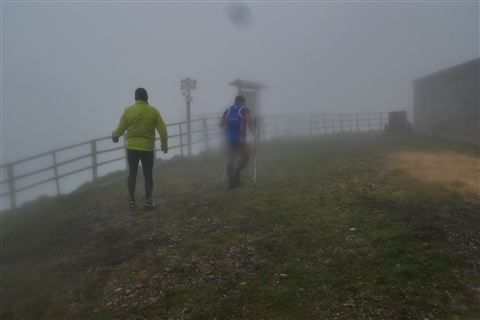 TRAIL di PIZZO San Michele N°3157 FOTO scattate a raffica in VETTA da Peppe Dalessio con nebbia e gran freddo - foto 1932