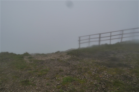 TRAIL di PIZZO San Michele N°3157 FOTO scattate a raffica in VETTA da Peppe Dalessio con nebbia e gran freddo - foto 1936