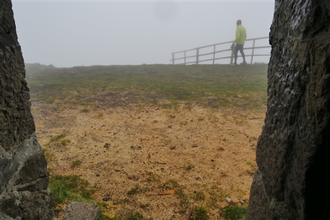 TRAIL di PIZZO San Michele N°3157 FOTO scattate a raffica in VETTA da Peppe Dalessio con nebbia e gran freddo - foto 1944