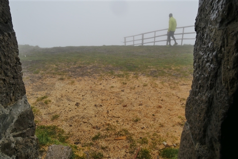 TRAIL di PIZZO San Michele N°3157 FOTO scattate a raffica in VETTA da Peppe Dalessio con nebbia e gran freddo - foto 1945
