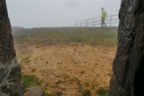 TRAIL di PIZZO San Michele N°3157 FOTO scattate a raffica in VETTA da Peppe Dalessio con nebbia e gran freddo - foto 1946
