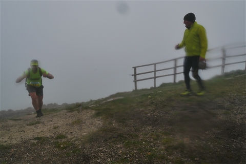 TRAIL di PIZZO San Michele N°3157 FOTO scattate a raffica in VETTA da Peppe Dalessio con nebbia e gran freddo - foto 1955