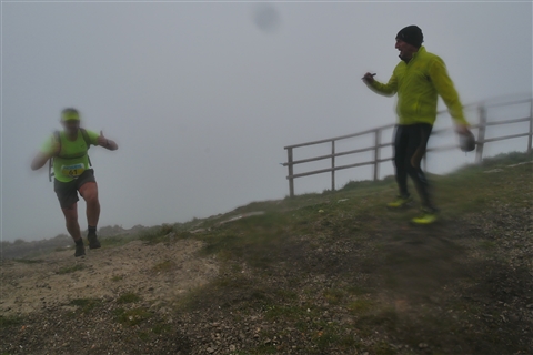 TRAIL di PIZZO San Michele N°3157 FOTO scattate a raffica in VETTA da Peppe Dalessio con nebbia e gran freddo - foto 1959