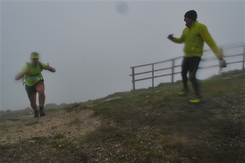 TRAIL di PIZZO San Michele N°3157 FOTO scattate a raffica in VETTA da Peppe Dalessio con nebbia e gran freddo - foto 1960