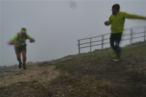 TRAIL di PIZZO San Michele N°3157 FOTO scattate a raffica in VETTA da Peppe Dalessio con nebbia e gran freddo - foto 1963
