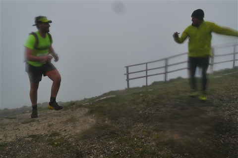 TRAIL di PIZZO San Michele N°3157 FOTO scattate a raffica in VETTA da Peppe Dalessio con nebbia e gran freddo - foto 1970