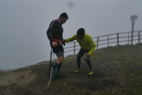 TRAIL di PIZZO San Michele N°3157 FOTO scattate a raffica in VETTA da Peppe Dalessio con nebbia e gran freddo - foto 2008