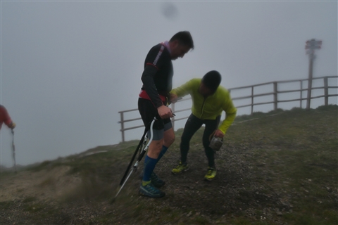 TRAIL di PIZZO San Michele N°3157 FOTO scattate a raffica in VETTA da Peppe Dalessio con nebbia e gran freddo - foto 2012