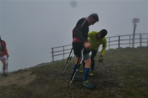TRAIL di PIZZO San Michele N°3157 FOTO scattate a raffica in VETTA da Peppe Dalessio con nebbia e gran freddo - foto 2017