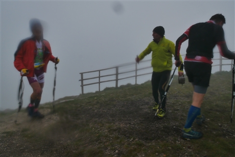 TRAIL di PIZZO San Michele N°3157 FOTO scattate a raffica in VETTA da Peppe Dalessio con nebbia e gran freddo - foto 2030